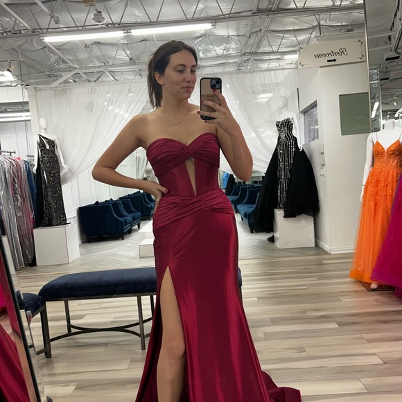 Elegant Red Strapless Gown - Picture 2 of 2